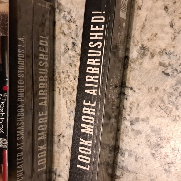 Smashbox blurring foundation brush NIB - Picture 7 of 7